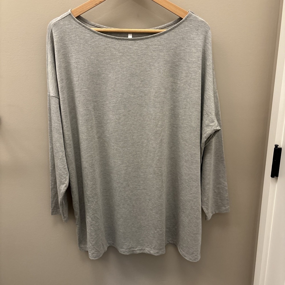 Tupelo Honey women's XL top three-quarter sleeve gray stretch cotton made USA